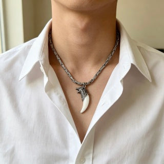Gucci Horn Pendant Chain Necklace