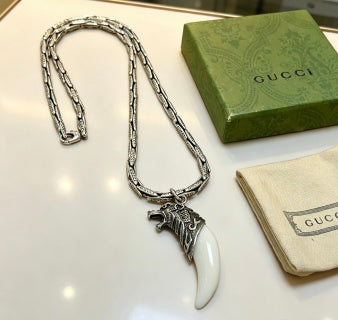 Gucci Horn Pendant Chain Necklace