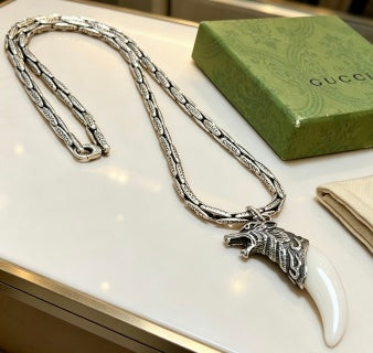 Gucci Horn Pendant Chain Necklace