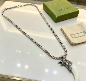 Gucci Horn Pendant Chain Necklace