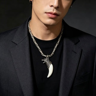 Gucci Horn Pendant Chain Necklace