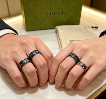 Gucci Interlocking G Iridescent Enamel Band Ring