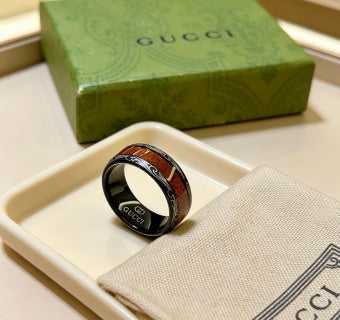 Gucci GG Black Ceramic Engraved Stripe Ring