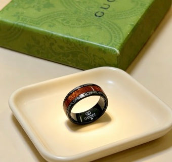 Gucci GG Black Ceramic Engraved Stripe Ring