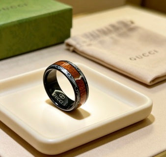 Gucci GG Black Ceramic Engraved Stripe Ring