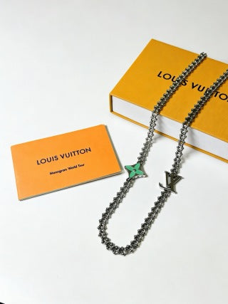 Louis Vuitton Emerald Star Charm Necklace