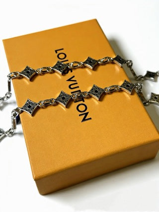 Louis Vuitton Diamond Edge Choker Necklace