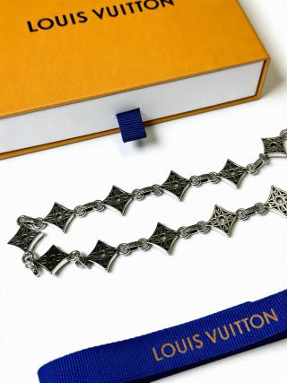 Louis Vuitton Diamond Edge Choker Necklace