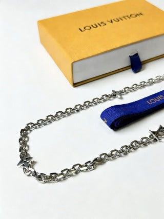 Louis Vuitton Minimal Arrow Chain Necklace