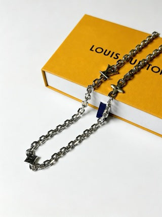Louis Vuitton Minimal Arrow Chain Necklace