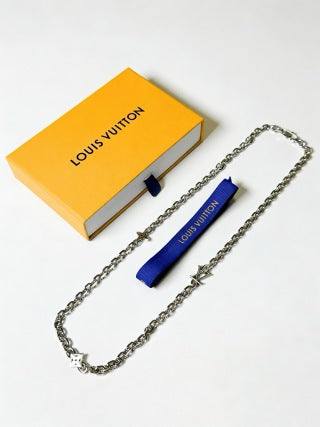 Louis Vuitton Minimal Arrow Chain Necklace