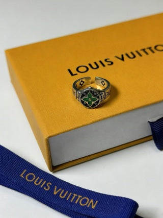Louis Vuitton Emerald Blossom Signet Ring
