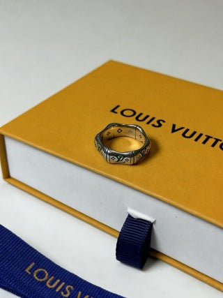 Louis Vuitton Monogram Edge Band Ring