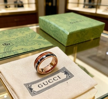 Gucci GG Ribbed Two-Tone Ceramic Band Ring