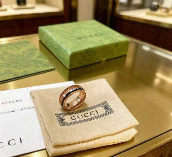 Gucci GG Ribbed Two-Tone Ceramic Band Ring