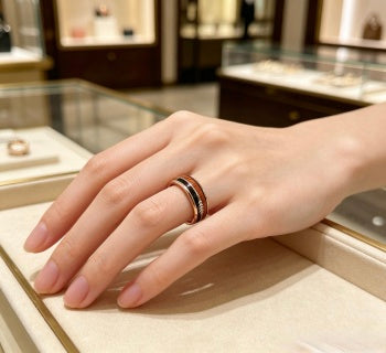 Gucci GG Ribbed Two-Tone Ceramic Band Ring