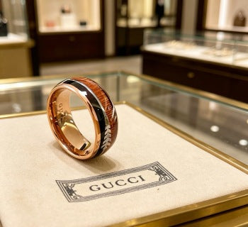 Gucci GG Ribbed Two-Tone Ceramic Band Ring