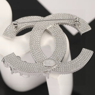 Chanel Crystal CC Pearl Brooch – Elegant Luxury Fashion Accessory