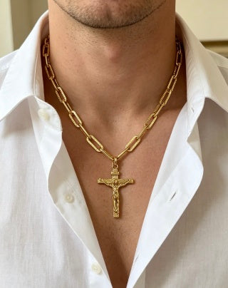 Bvlgari Gold Cross Pendant Necklace – Elegant Luxury Jewelry