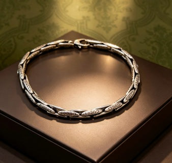 Gucci Vintage Engraved Link Chain Silver Bracelet