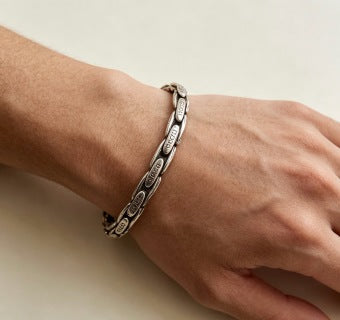 Gucci Vintage Engraved Link Chain Silver Bracelet