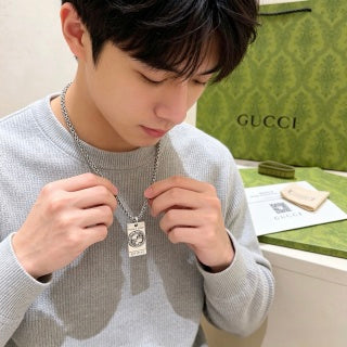 Gucci Vintage GG Crest Plaque Silver Pendant Necklace
