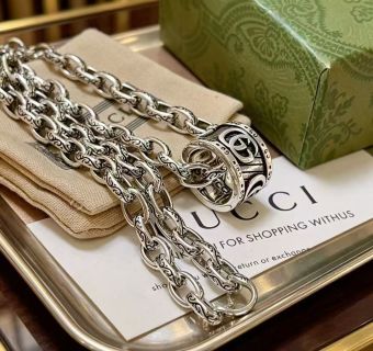 Gucci GG Barrel Pendant Silver Link Chain Necklace