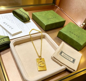 Gucci Vintage Crest Gold Plaque Pendant Necklace