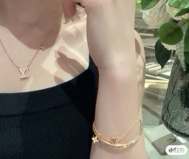 Louis Vuitton Diamond Letter Charm Chain Bracelet