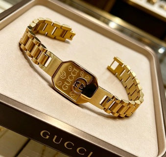 Gucci GG Engraved Buckle Gold Link Bracelet