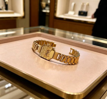 Gucci GG Engraved Buckle Gold Link Bracelet