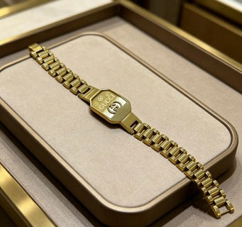 Gucci GG Engraved Buckle Gold Link Bracelet