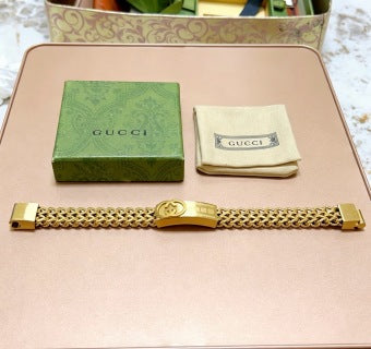 Gucci GG Engraved Plaque Chain Gold Bracelet