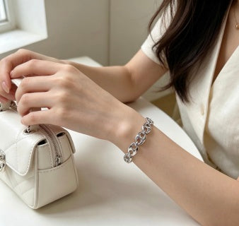 Gucci GG Interlocking Link Silver Cuff Bracelet