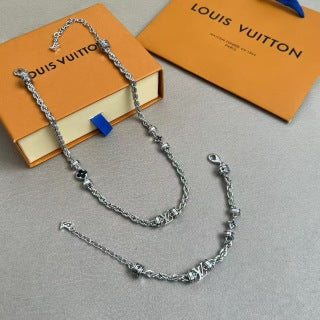 Louis Vuitton Monogram Link Chain Necklace Set