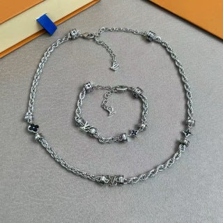 Louis Vuitton Monogram Twist Link Bracelet