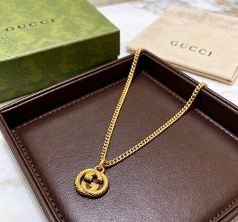 Gucci GG Twisted Rope Medallion Gold Pendant Necklace