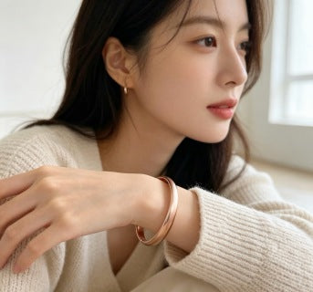 Gucci Minimalist Polished Gold Cuff Bangle Bracelet