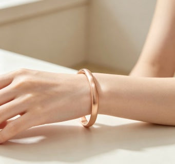 Gucci Minimalist Polished Gold Cuff Bangle Bracelet