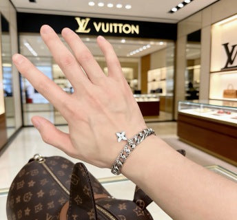 Louis Vuitton Star Blossom Link Chain Bracelet