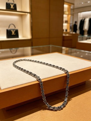 Louis Vuitton Arrow Link Chain Necklace