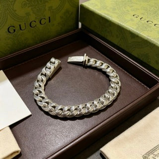 Gucci GG Twisted Herringbone Silver Chain Bracelet