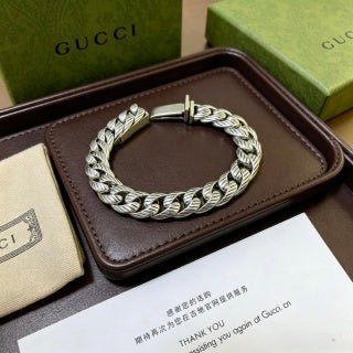 Gucci GG Twisted Herringbone Silver Chain Bracelet