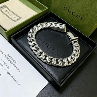 Gucci GG Twisted Herringbone Silver Chain Bracelet