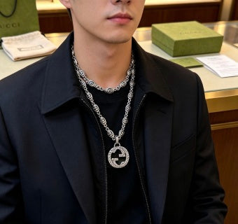 Gucci GG Twisted Circle Link Silver Chain Necklace