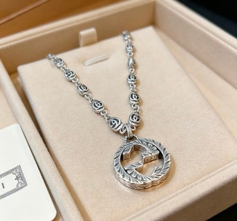 Gucci GG Twisted Circle Link Silver Chain Necklace
