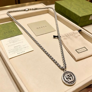 Gucci GG Circle Logo Silver Pendant Chain Necklace