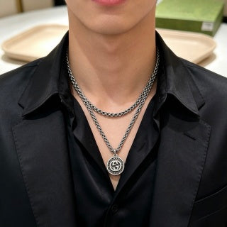 Gucci GG Circle Logo Silver Pendant Chain Necklace