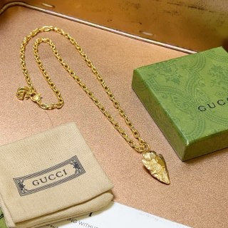 Gucci GG Leaf Drop Pendant Gold Chain Necklace