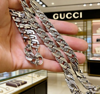 Gucci GG Twisted Herringbone Silver Chain Necklace